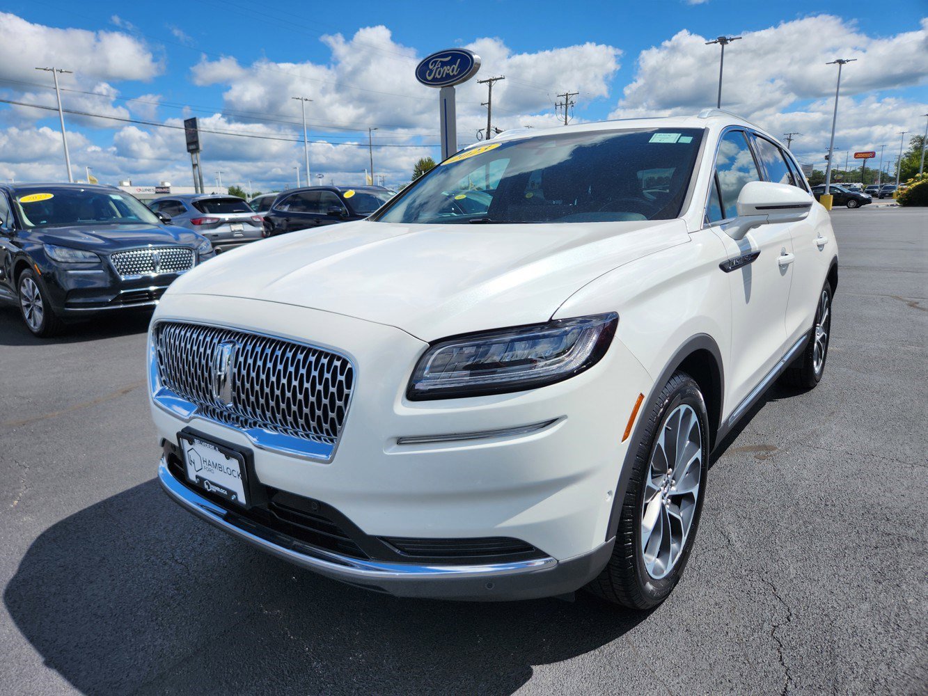 2023 Lincoln Nautilus Reserve photo 4