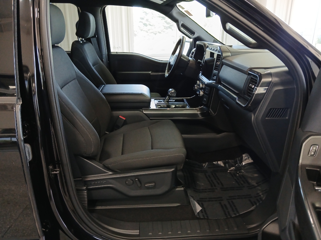 2023 Ford F-150 XLT photo 16