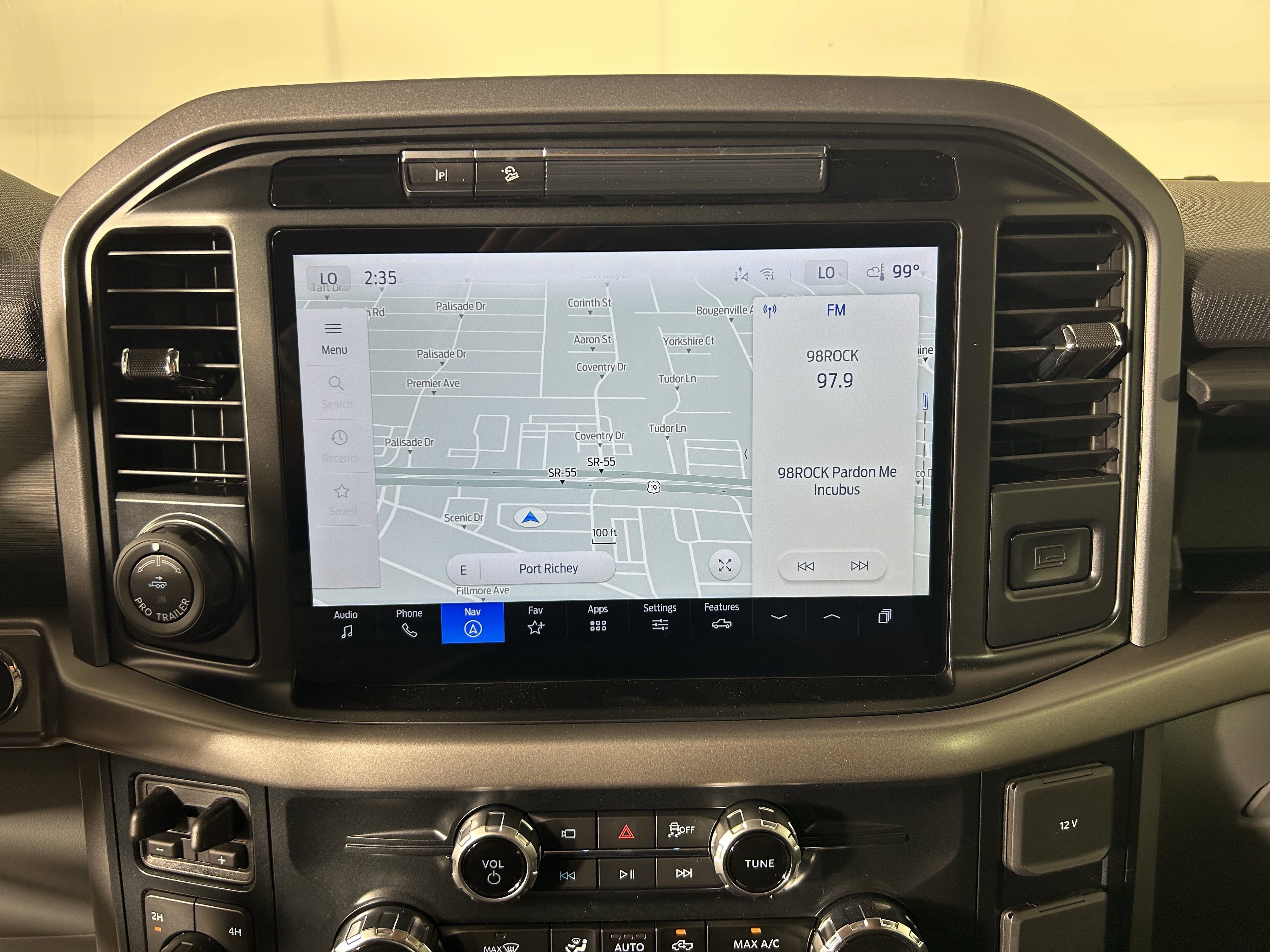 2025 Ford F-150 XLT photo 8