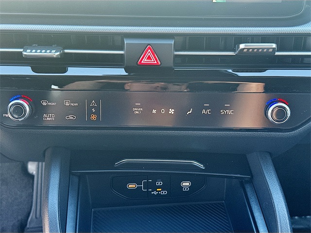 2026 Kia Sportage Hybrid LX photo 16