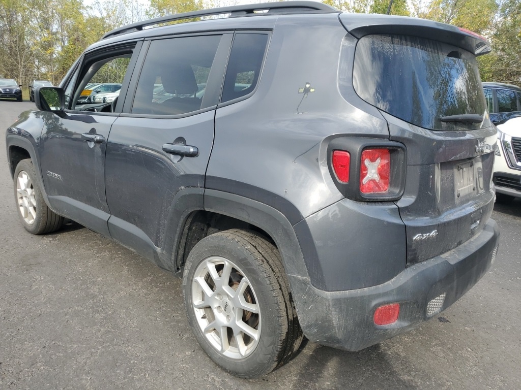 2022 Jeep Renegade Latitude photo 2