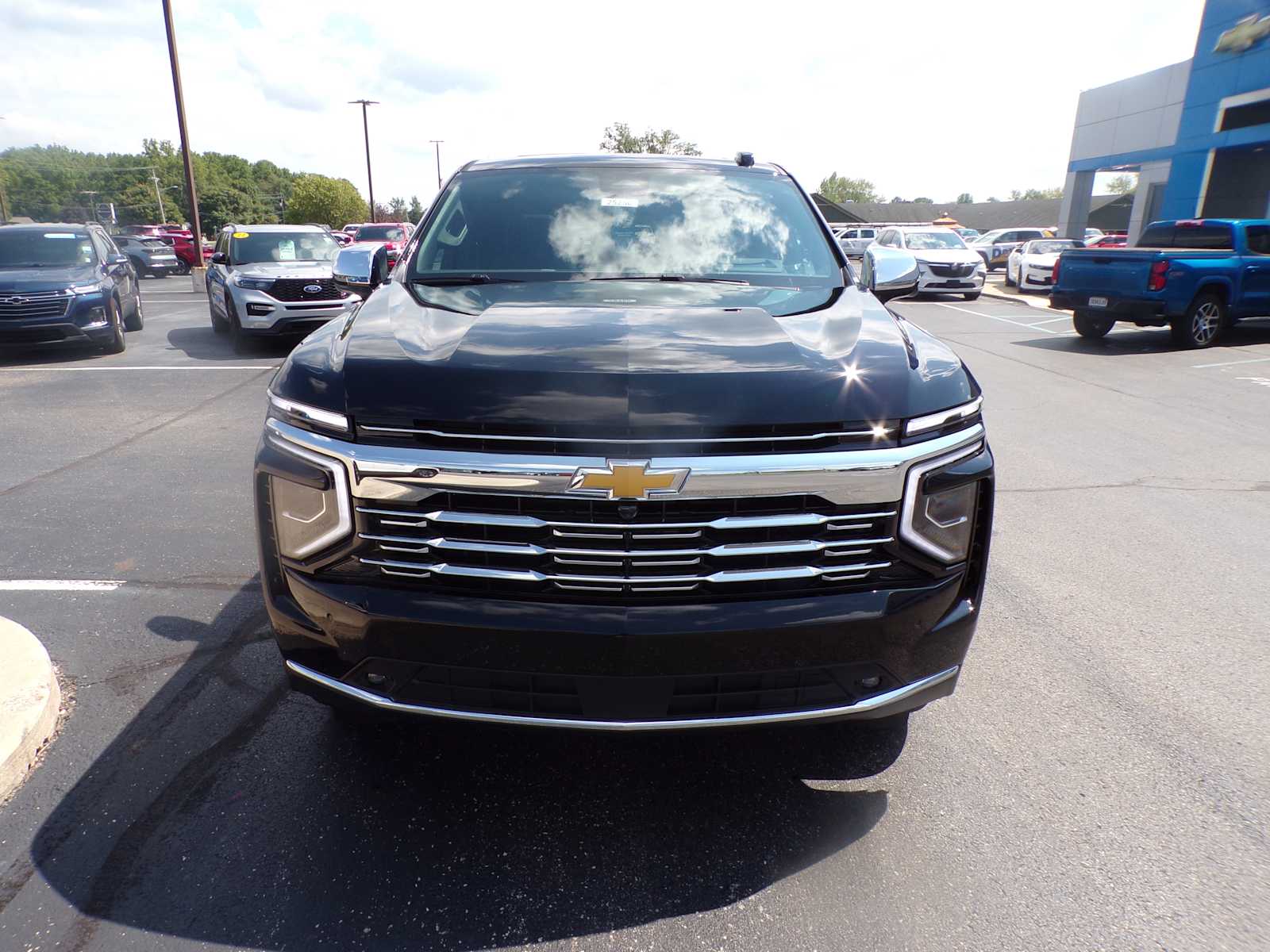 2025 Chevrolet Tahoe Premier photo 4