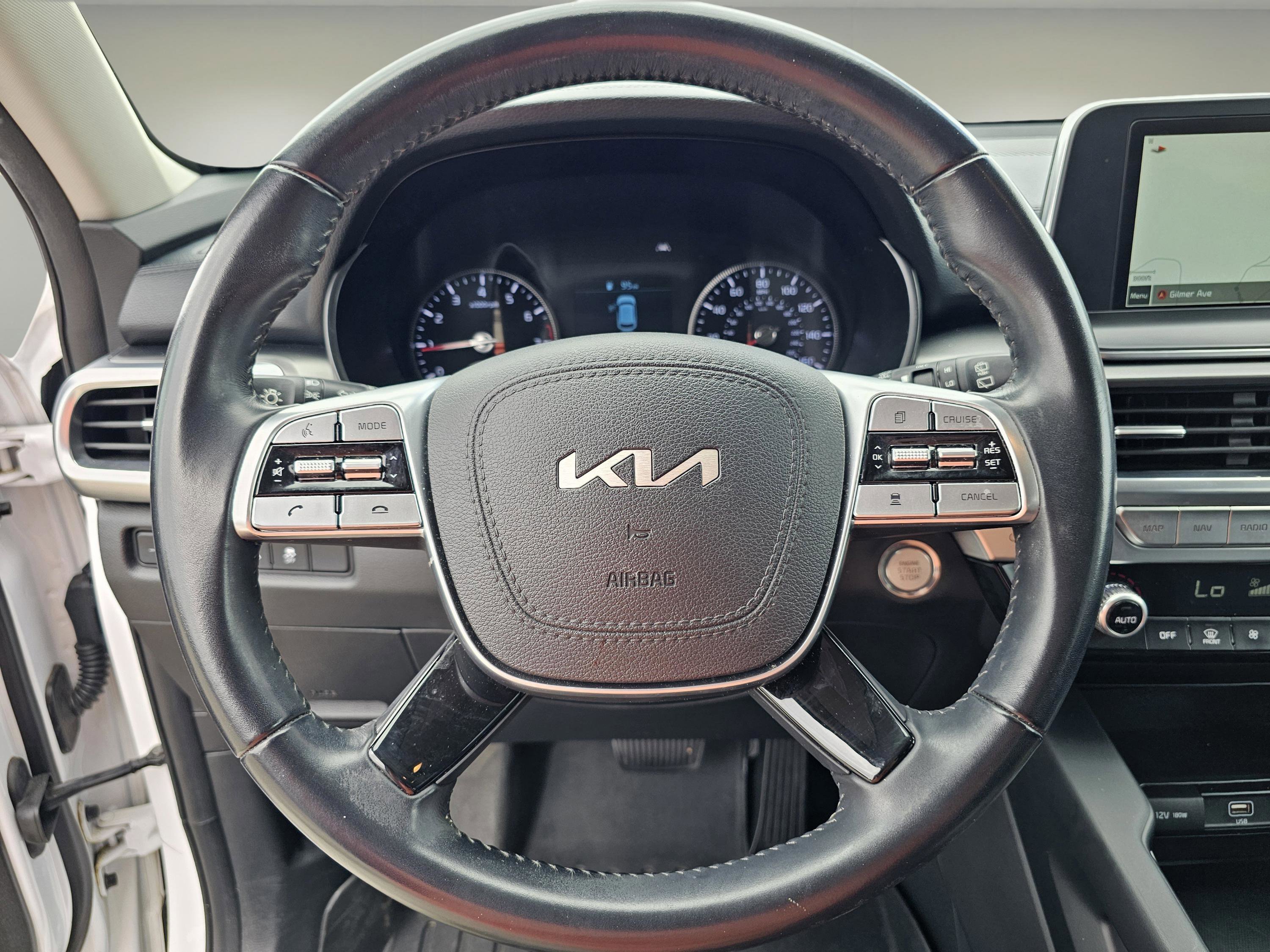 2022 Kia Telluride LX photo 17