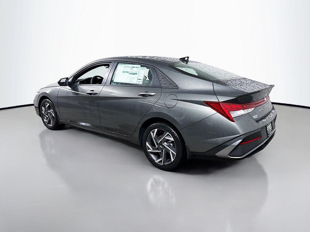 2025 Hyundai Elantra Hybrid SEL Sport photo 5