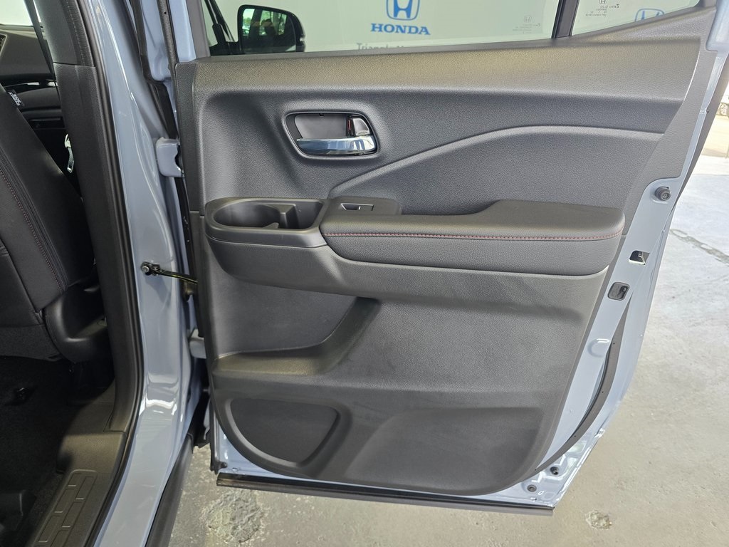 2025 Honda Ridgeline Black Edition photo 28
