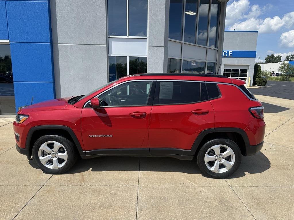 2019 Jeep Compass Latitude photo 2