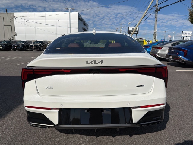 2026 Kia K5 GT-Line photo 4