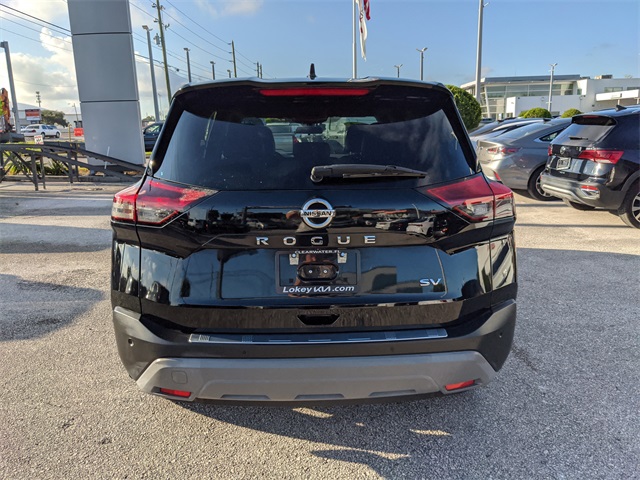 2021 Nissan Rogue SV photo 2