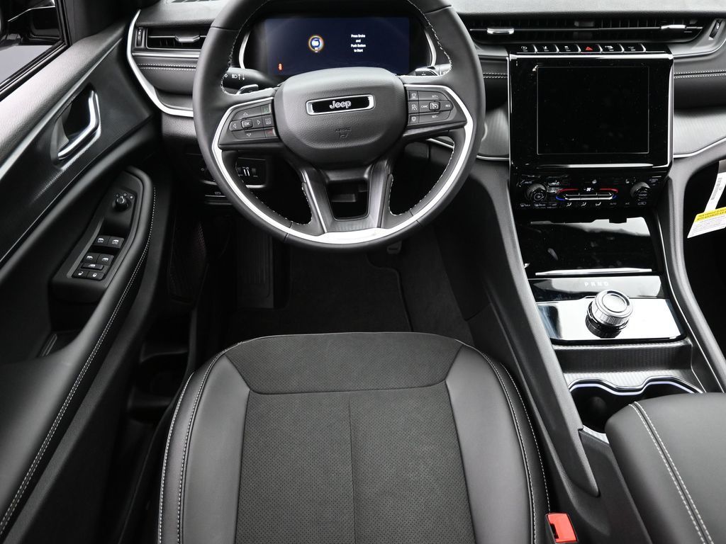 2025 Jeep Grand Cherokee Altitude X photo 9