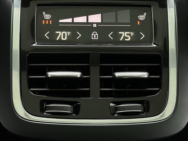 2024 Volvo XC90 Plus photo 10