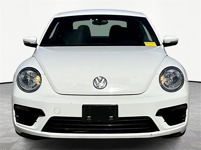 2019 Volkswagen Beetle S photo 2