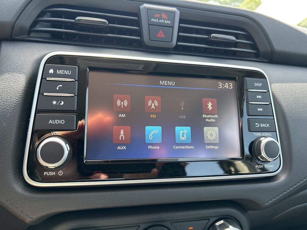 2025 Nissan Versa S photo 25