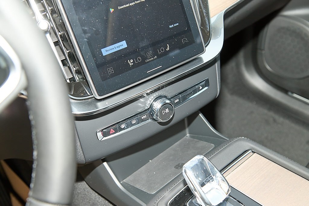 2026 VOLVO XC90 - Image 14