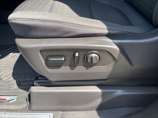 2021 Chevrolet Silverado 1500 RST photo 12
