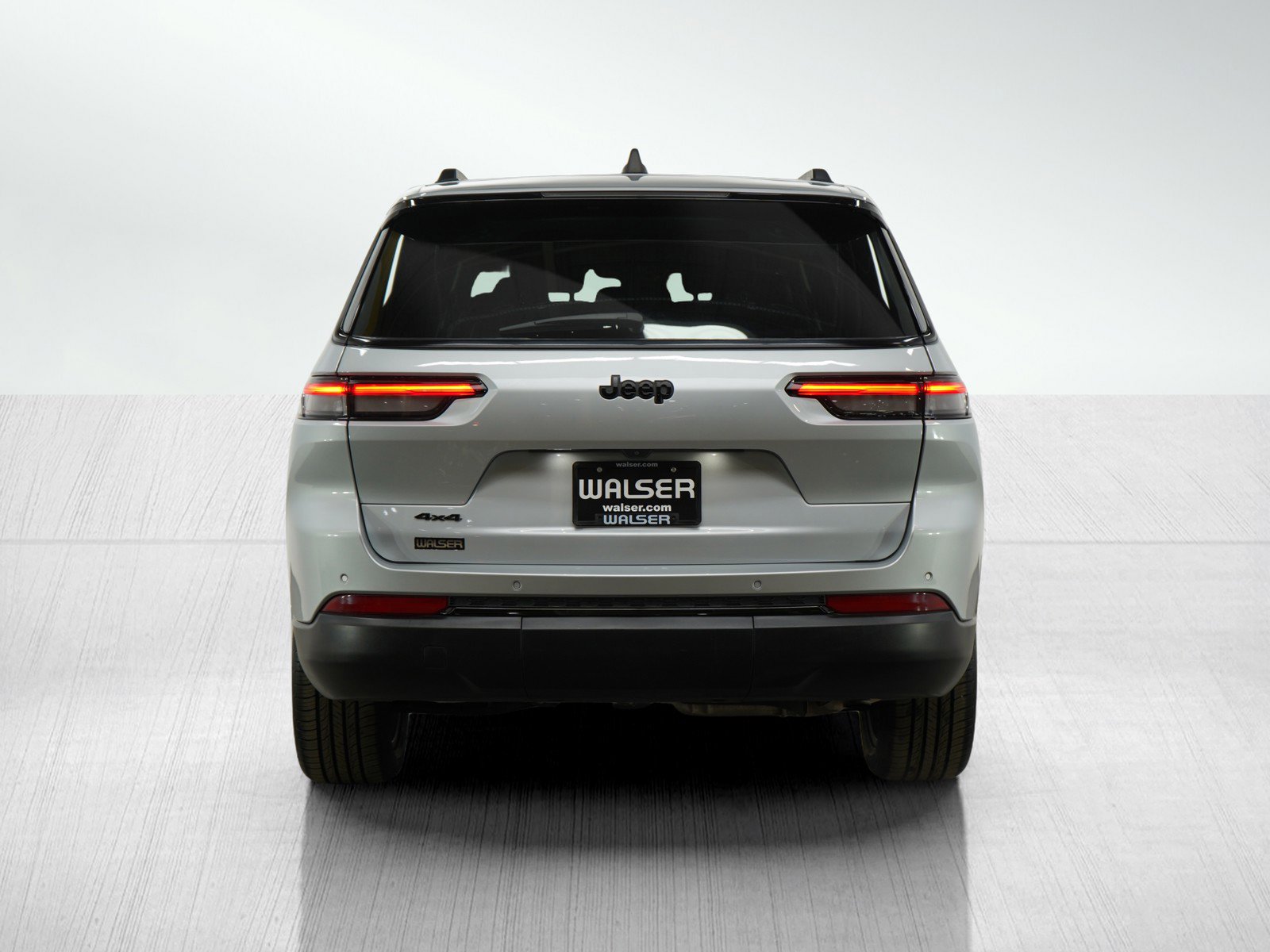 2023 Jeep Grand Cherokee Altitude photo 3