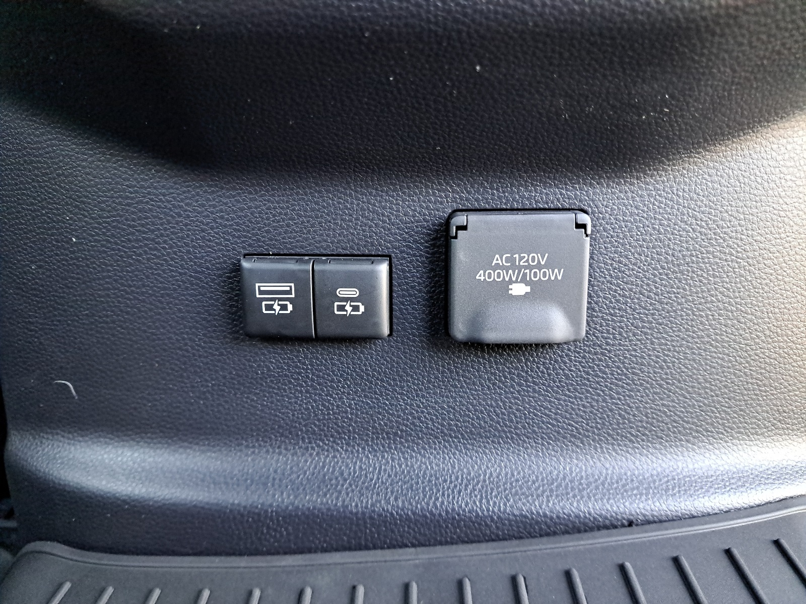 2025 Toyota Tundra SR5 CrewMax photo 24