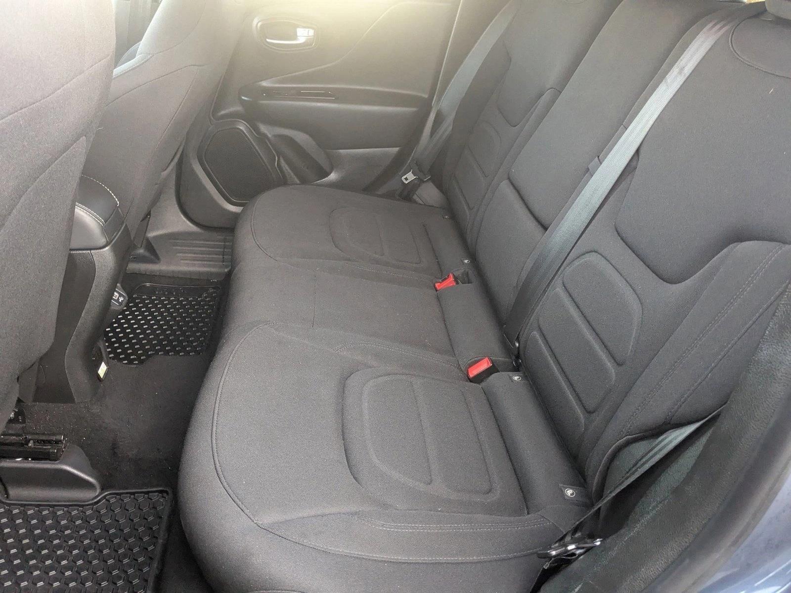 2022 Jeep Renegade Latitude photo 15