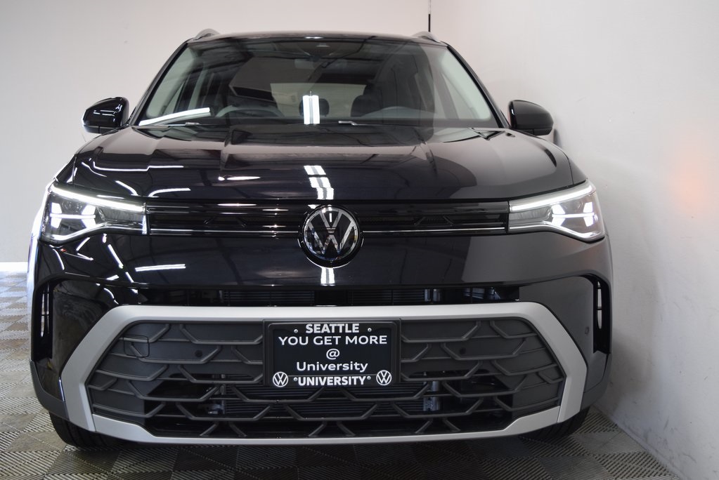 2025 Volkswagen Taos SE photo 3