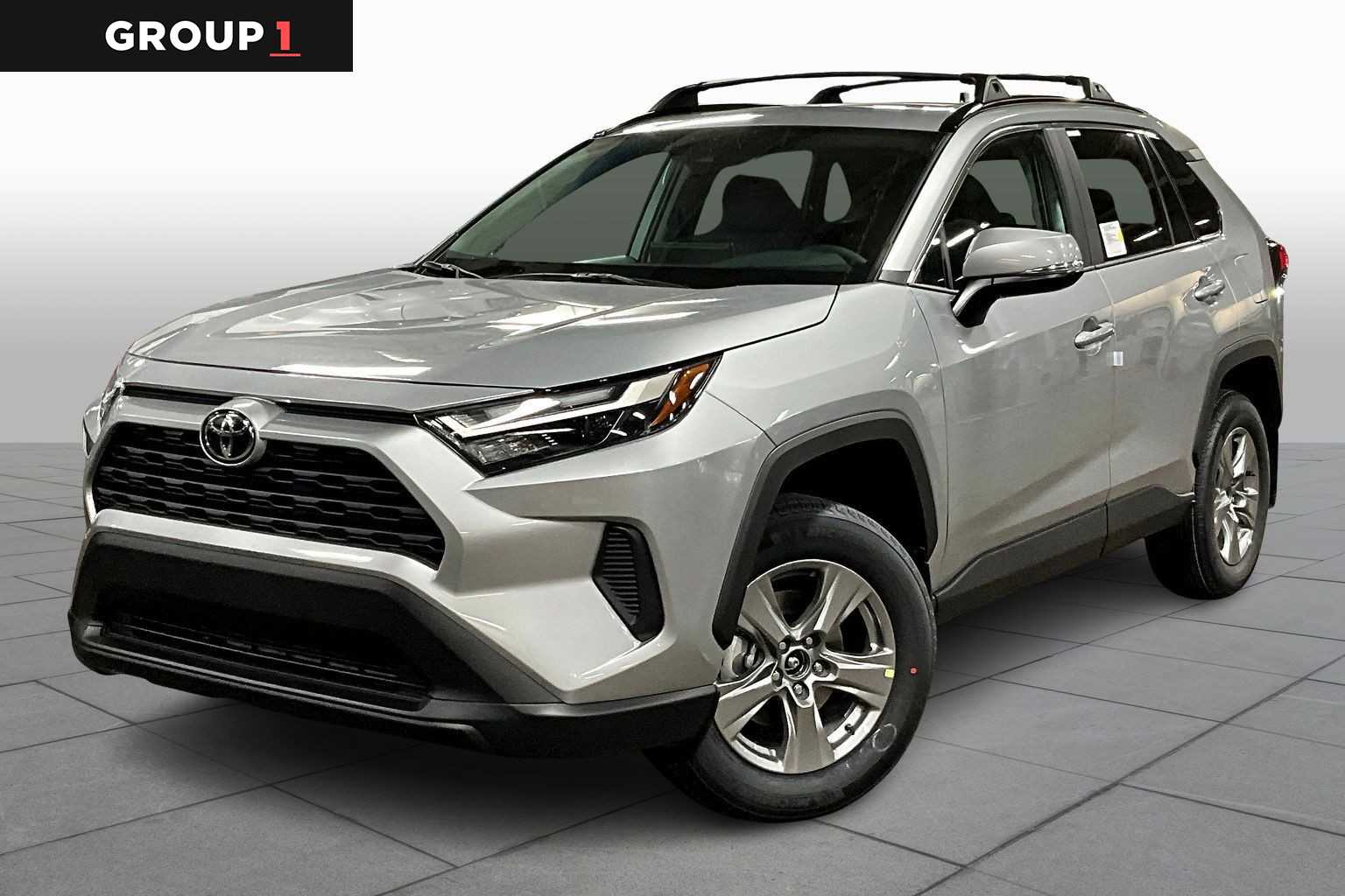 2025 Toyota RAV4 XLE's photo