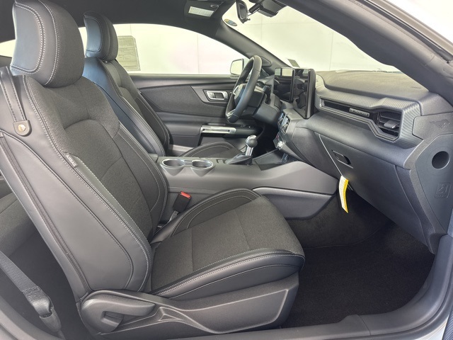 2025 Ford Mustang EcoBoost photo 4