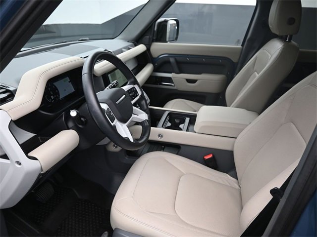 2024 Land Rover Defender 110 S photo 9