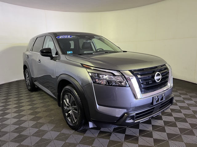 2024 Nissan Pathfinder S photo 2