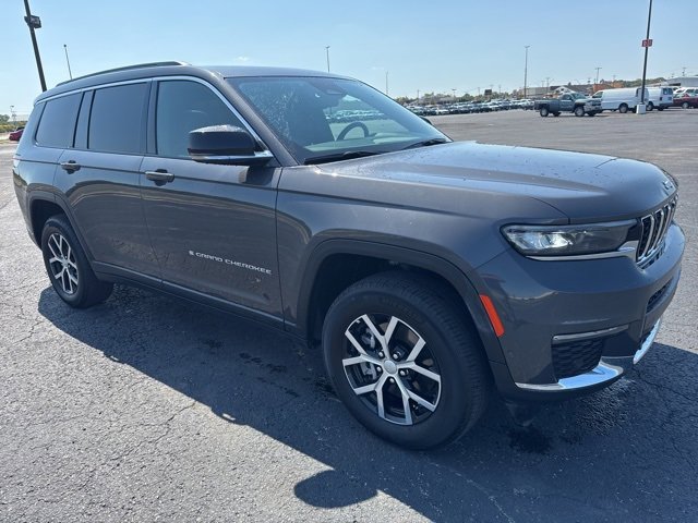 2024 Jeep Grand Cherokee Limited photo 3