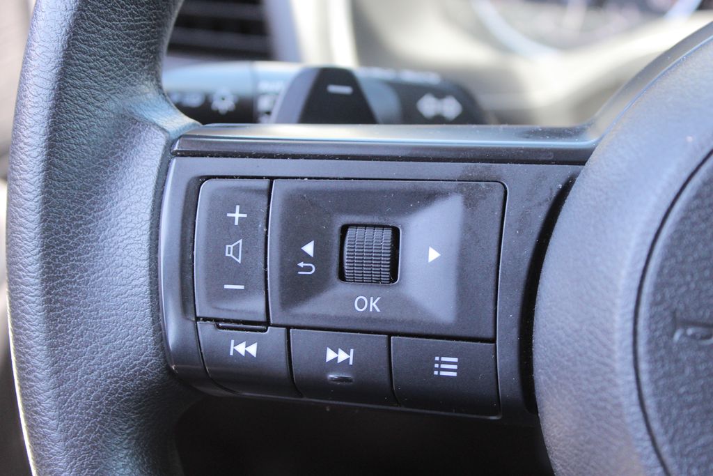 2023 Nissan Rogue S photo 18