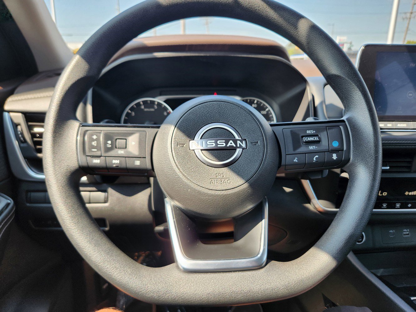 2023 Nissan Rogue SV photo 16