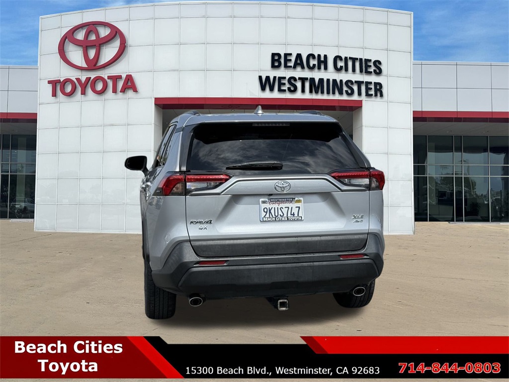 2021 Toyota RAV4 XLE photo 9