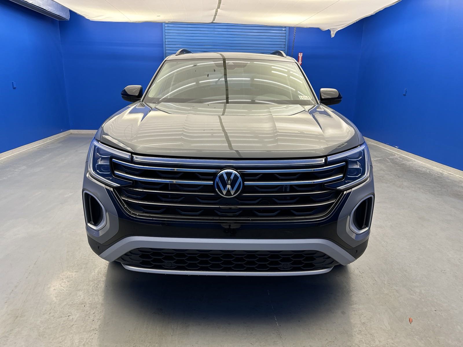2025 Volkswagen Atlas Peak Edition SE photo 3