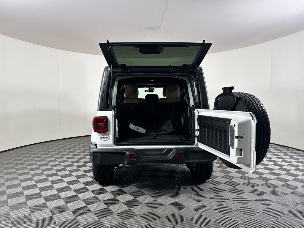 2020 Jeep Wrangler Unlimited Sahara photo 3