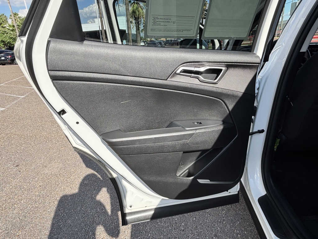 2023 Kia Sportage Hybrid LX photo 16