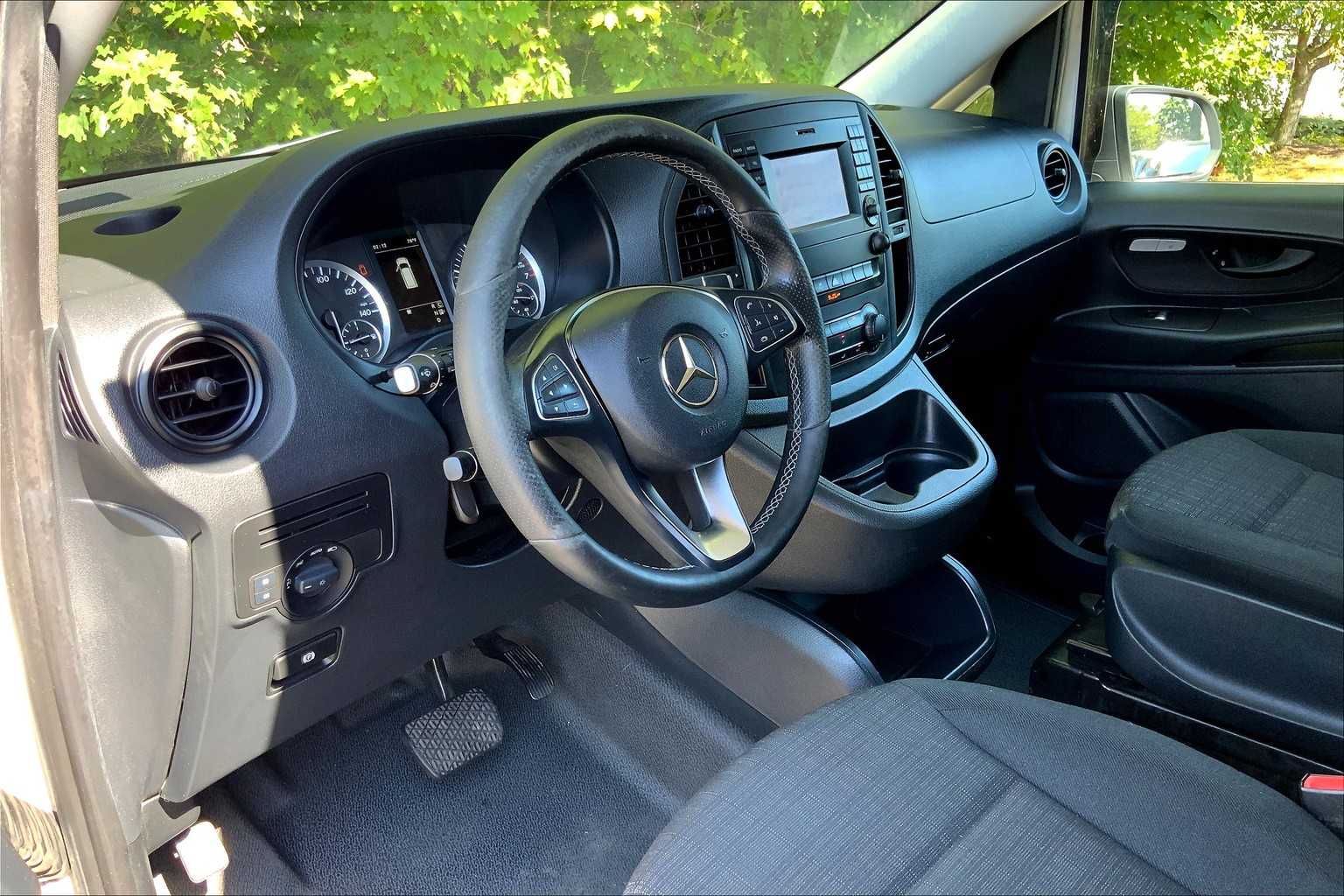2016 Mercedes Benz Metris photo 17