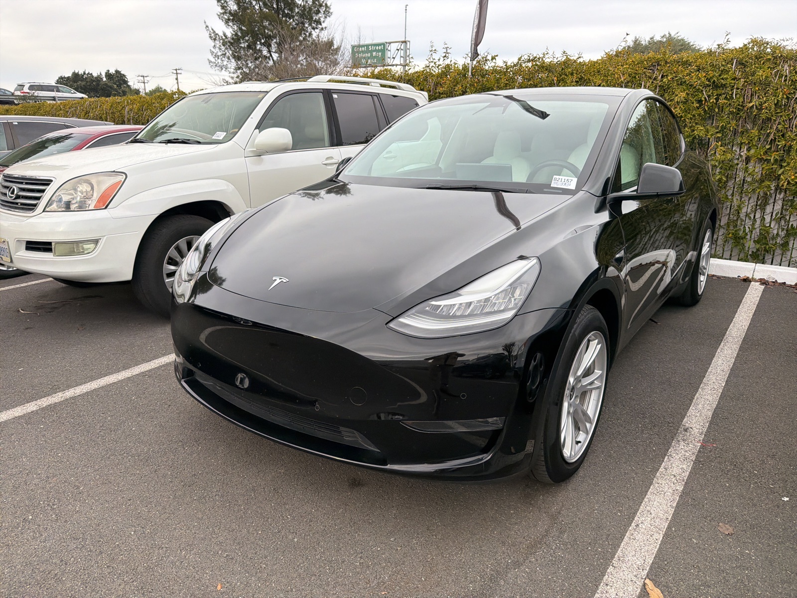 Used 2021 Tesla Model Y Long Range with VIN 5YJYGDEEXMF287882 for sale in Concord, CA