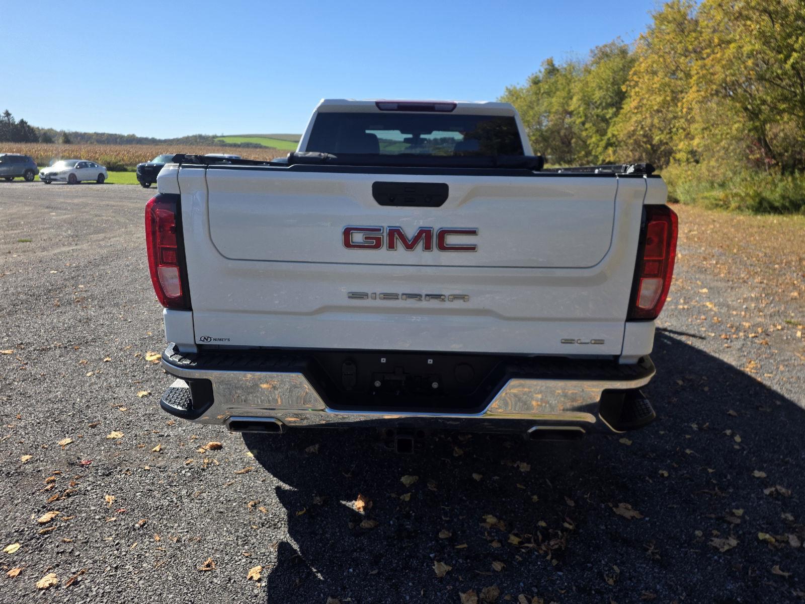 2021 Gmc Sierra 1500 SLE photo 3
