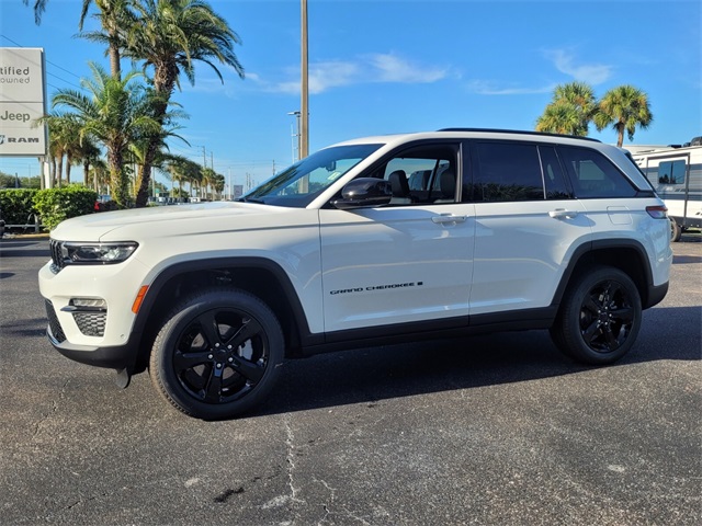 2025 Jeep Grand Cherokee Limited photo 3