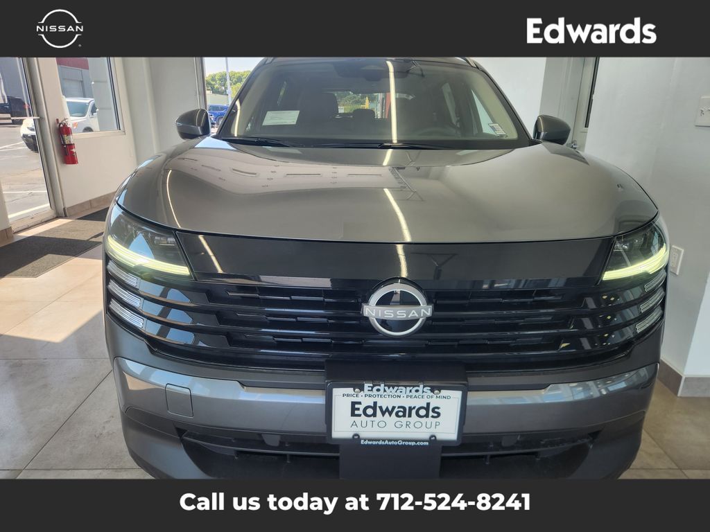 2025 Nissan Kicks SV photo 3