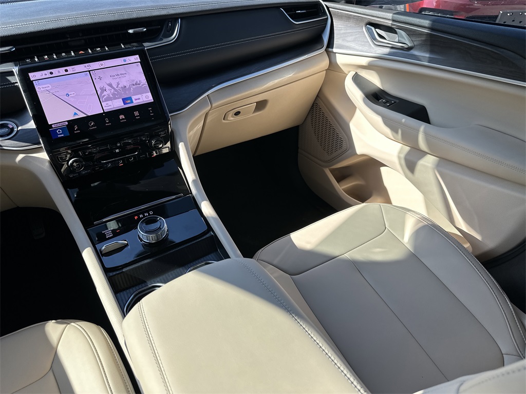 2025 Jeep Grand Cherokee Limited photo 13