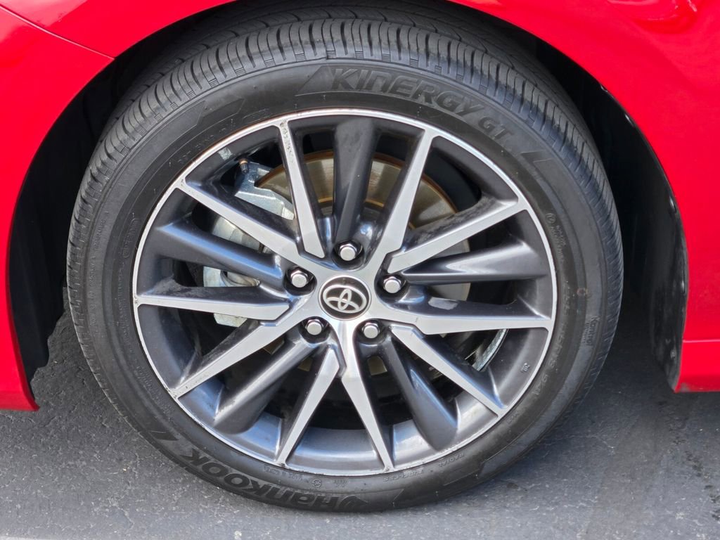 2024 Toyota Camry Hybrid XLE photo 9
