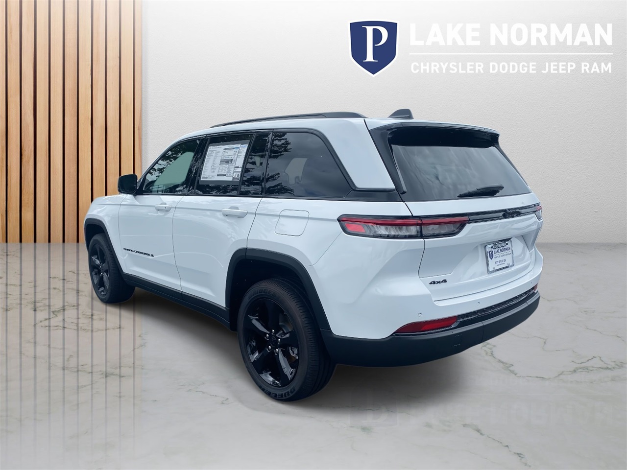 2025 Jeep Grand Cherokee Altitude X photo 2
