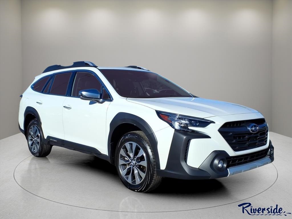 2025 Subaru Outback Touring's photo