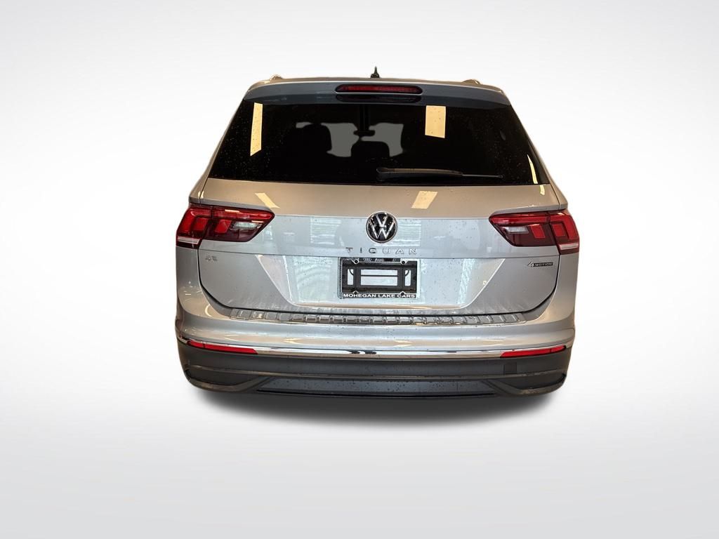 Used 2024 Silver Volkswagen 2.0T SE image 1