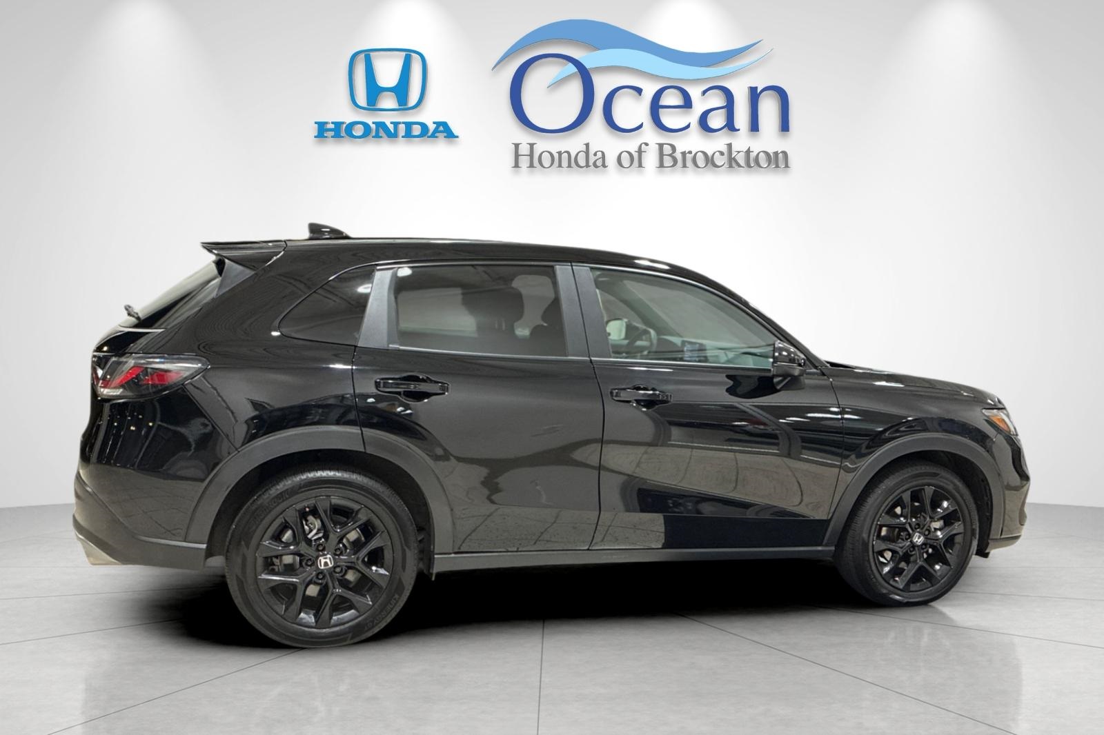 2025 Honda HR-V Sport photo 2