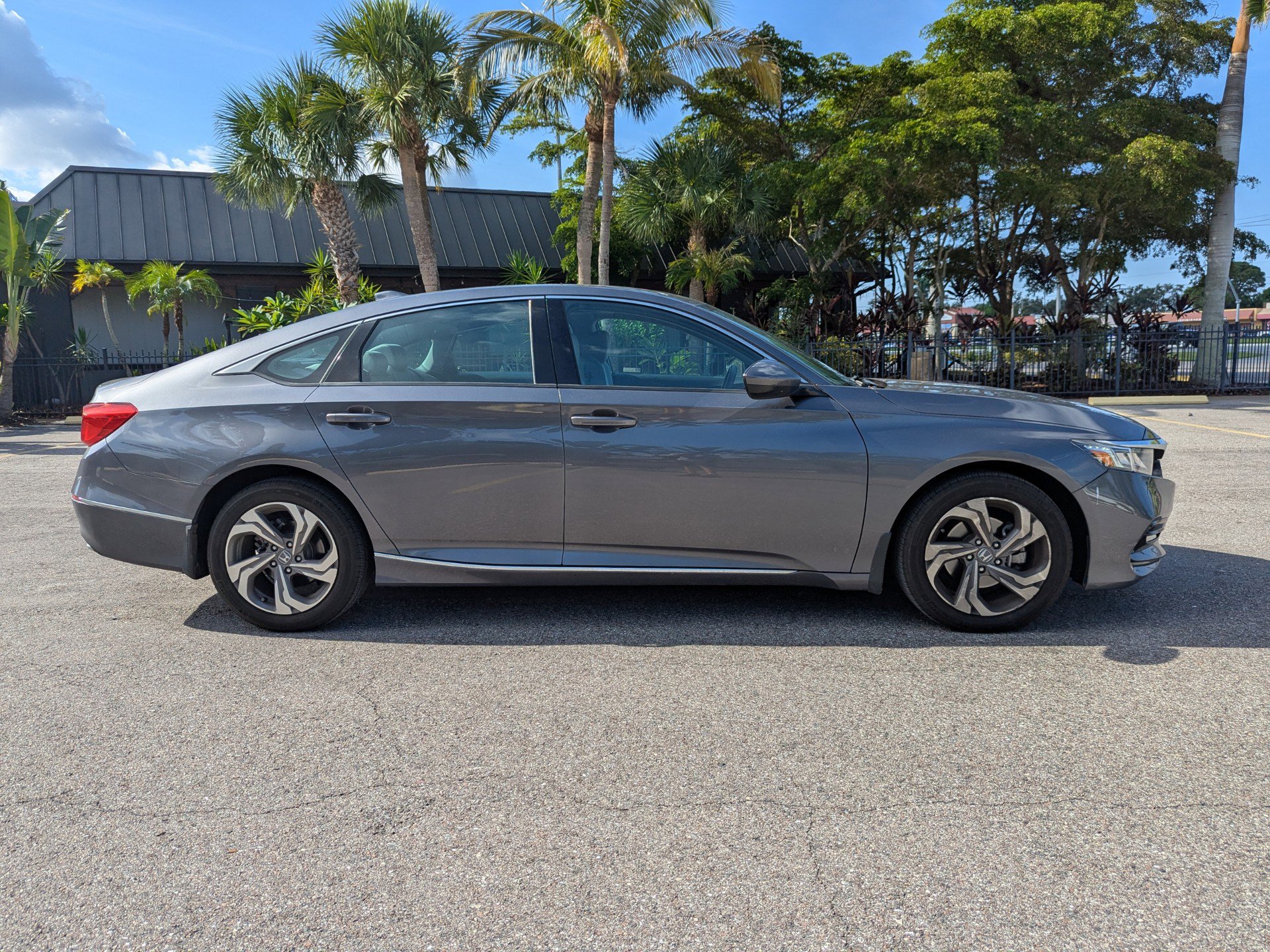 2020 Honda Accord EX photo 2