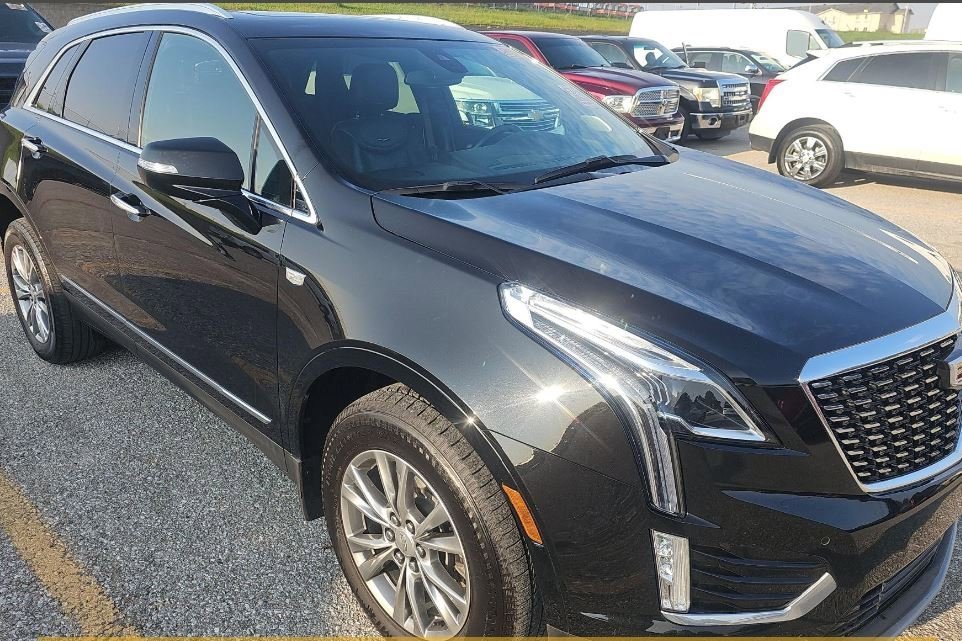 2022 Cadillac XT5 Premium Luxury photo 2