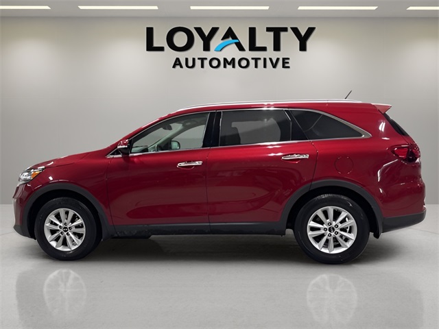 2020 Kia Sorento LX photo 2