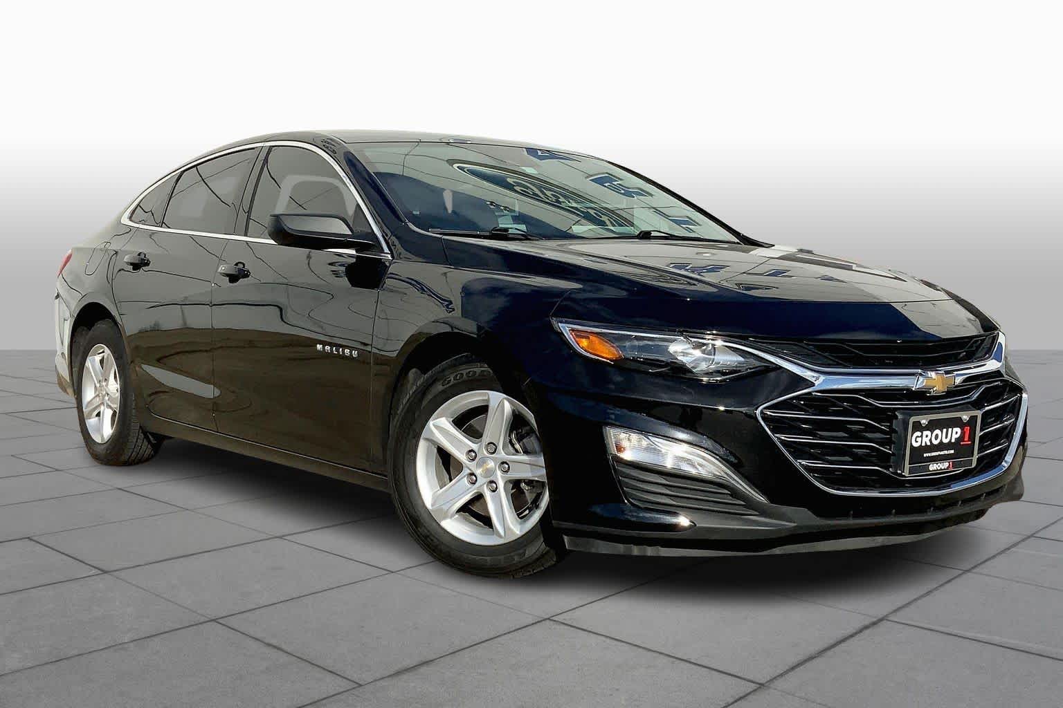 2023 Chevrolet Malibu LS photo 2