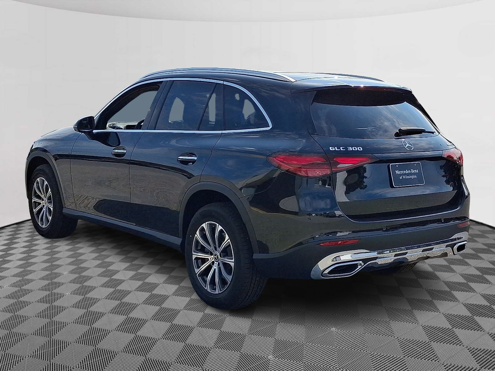 2026 Mercedes Benz GLC 300 4MATIC photo 4