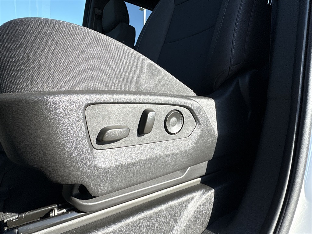 2025 Chevrolet Tahoe LS photo 14